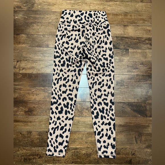 Leopard Workout Set - Picture 4 of 4